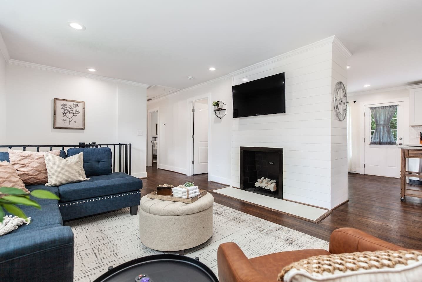 Crestwood Contemporary - Minutes to Downtown!