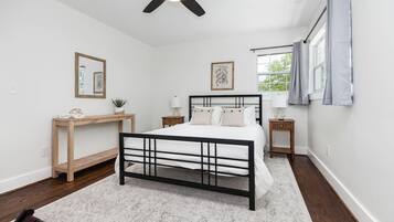 4 bedrooms, iron/ironing board, free WiFi, bed sheets
