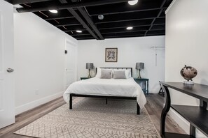 4 bedrooms, iron/ironing board, free WiFi, bed sheets