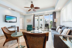 Télévision, table de tennis de table