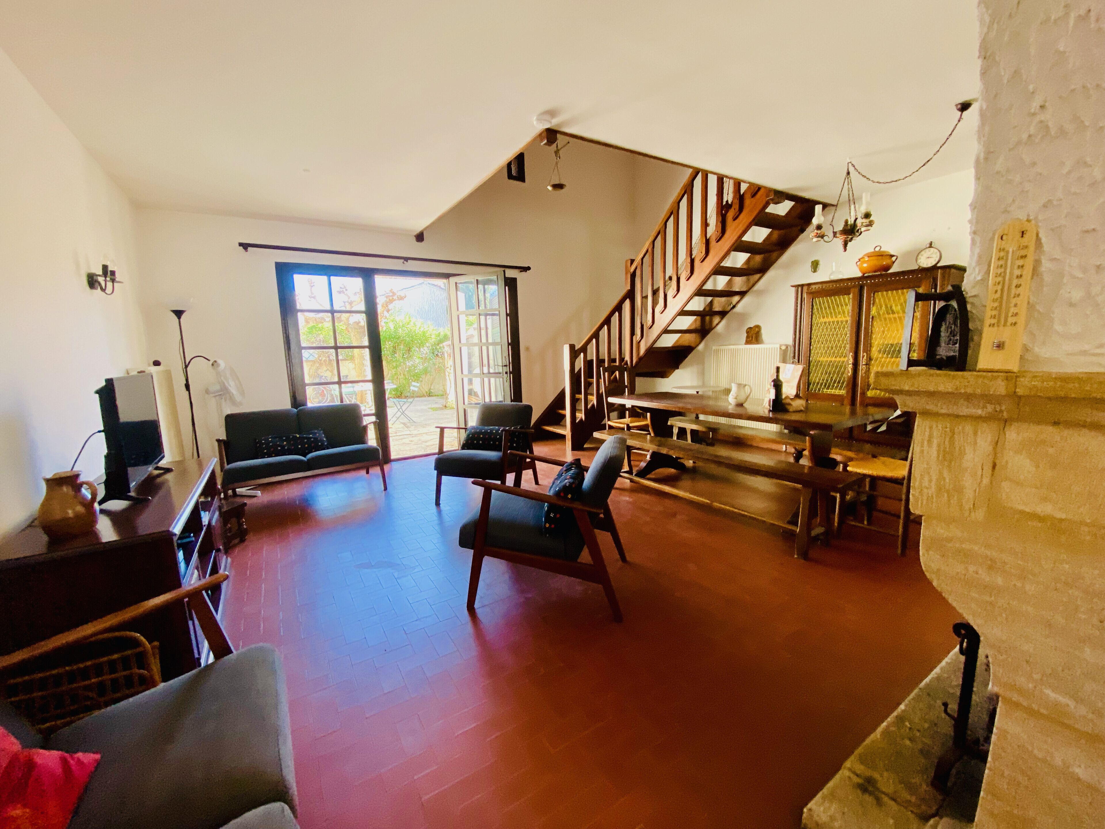 Télévision, cheminée