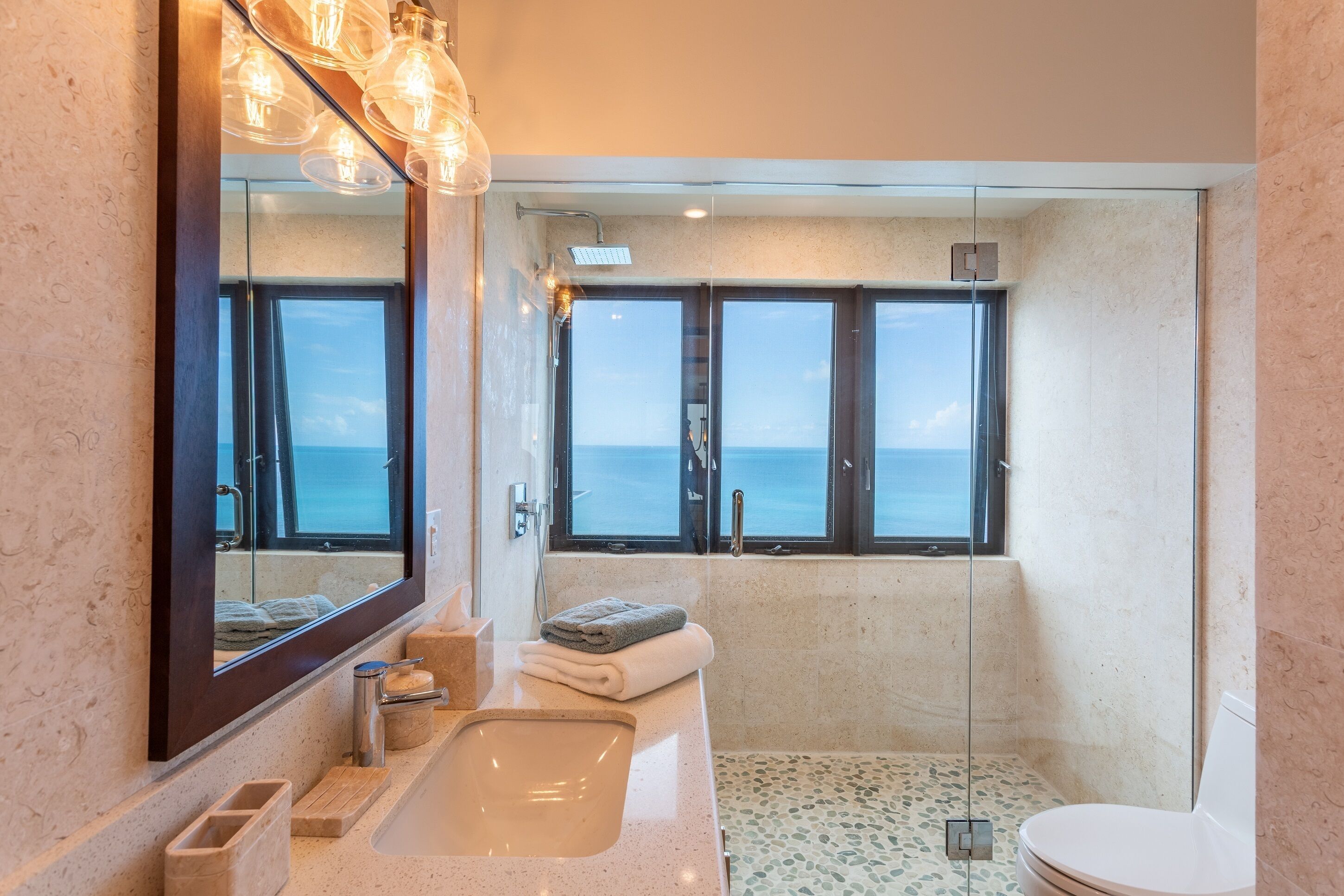 Villa (Mini Cooper) | Bathroom | Shower, rainfall showerhead, free toiletries, hair dryer