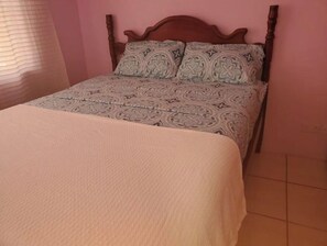3 chambres, fer et planche à repasser, Wi-Fi gratuit, draps fournis