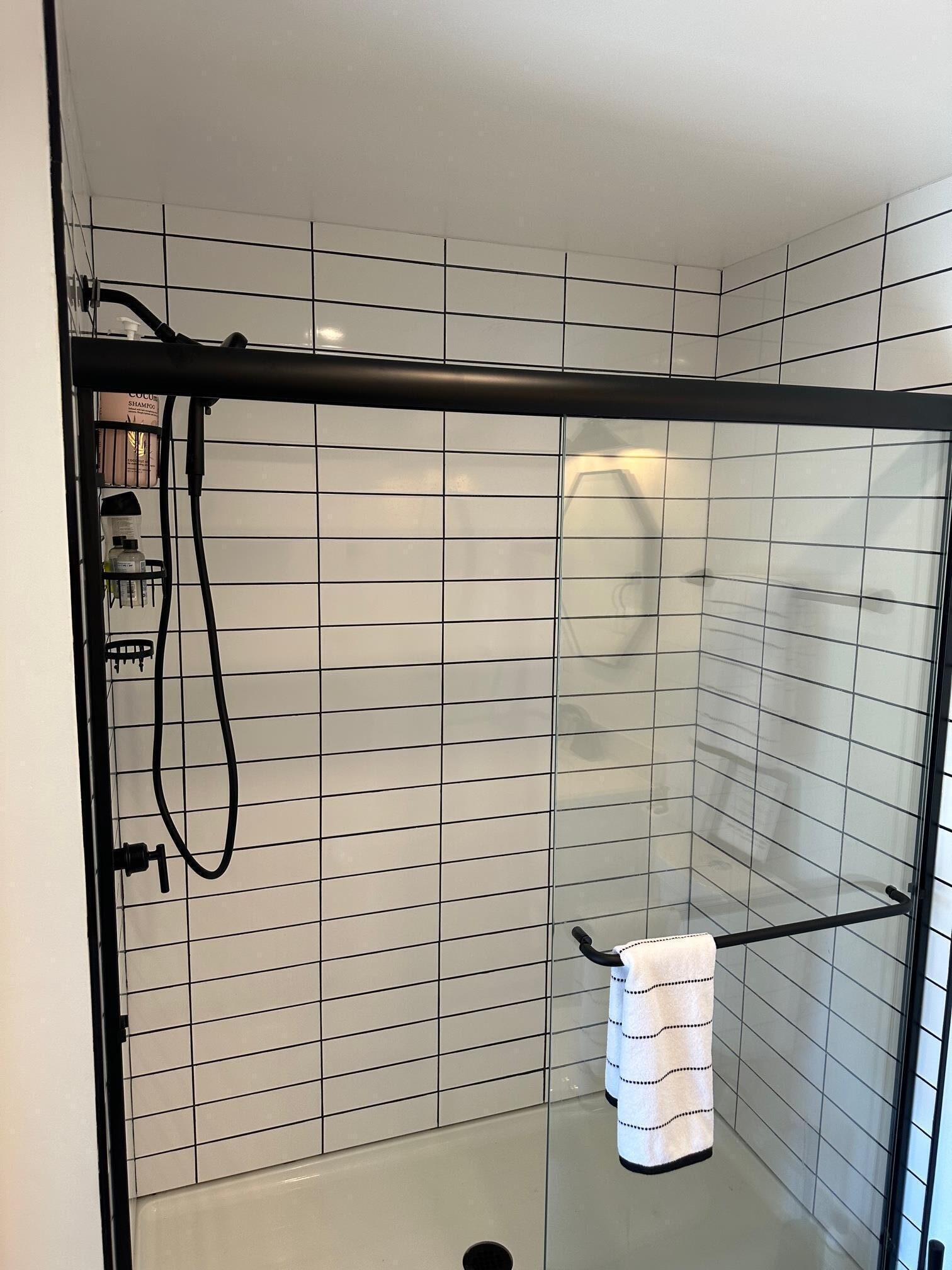 Cozy Studio with access to pool, Lake and Dock