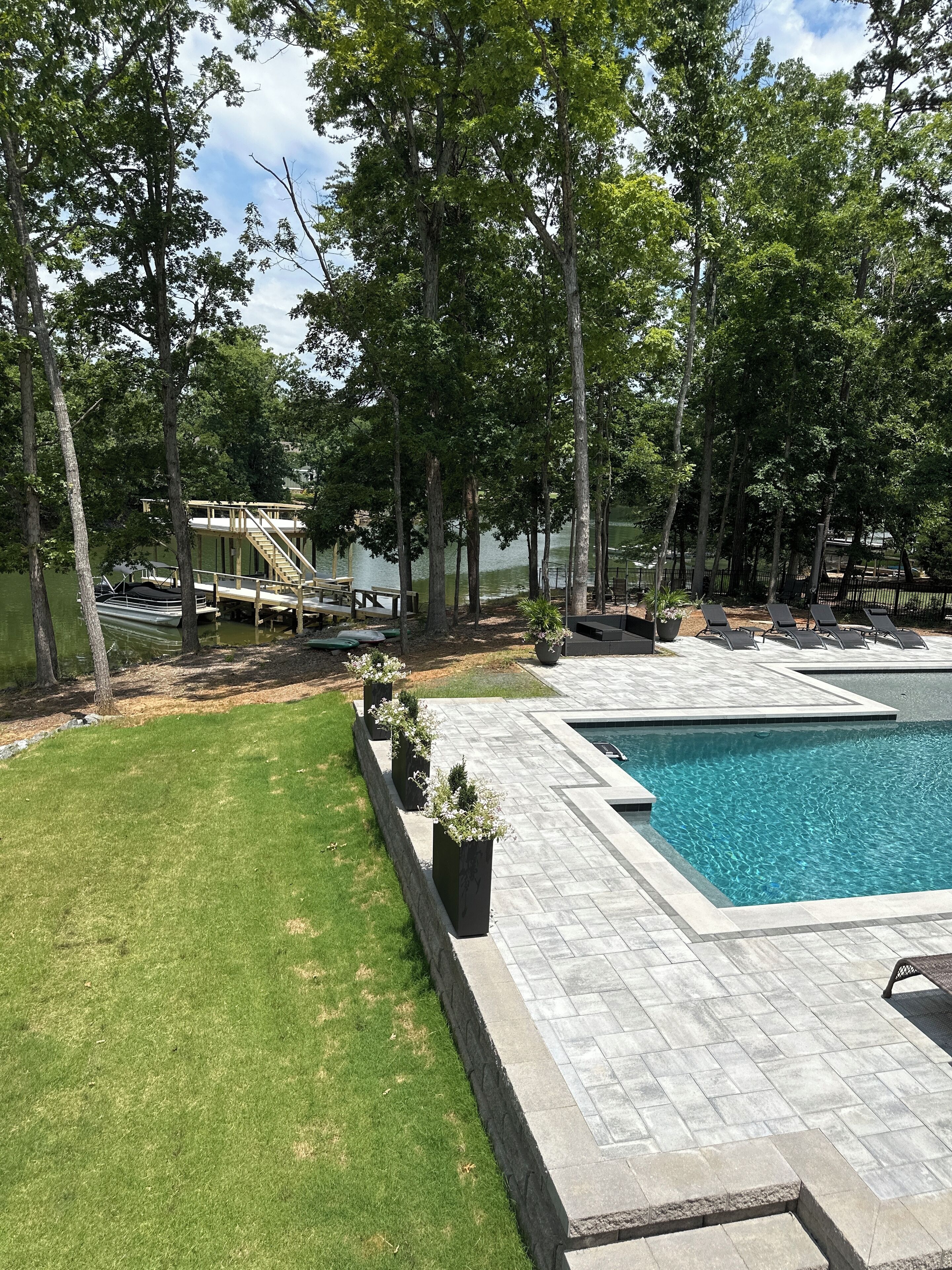 Cozy Studio with access to pool, Lake and Dock