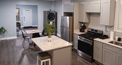 Private villa in a vintage Chicago neighborhood - 10 minutes from downtown