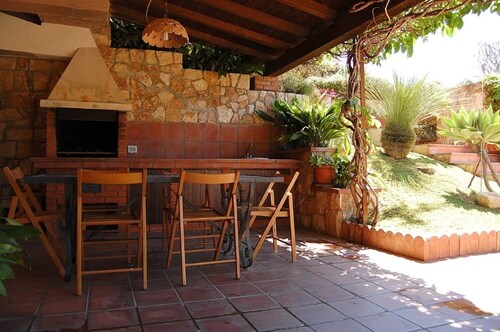 Villa 350 meters from the sea - CIR: 19088009C223120 CIN: IT088009C2ZLVAKRMU 
