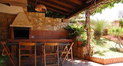 Villa 350 meters from the sea - CIR: 19088009C223120 CIN: IT088009C2ZLVAKRMU