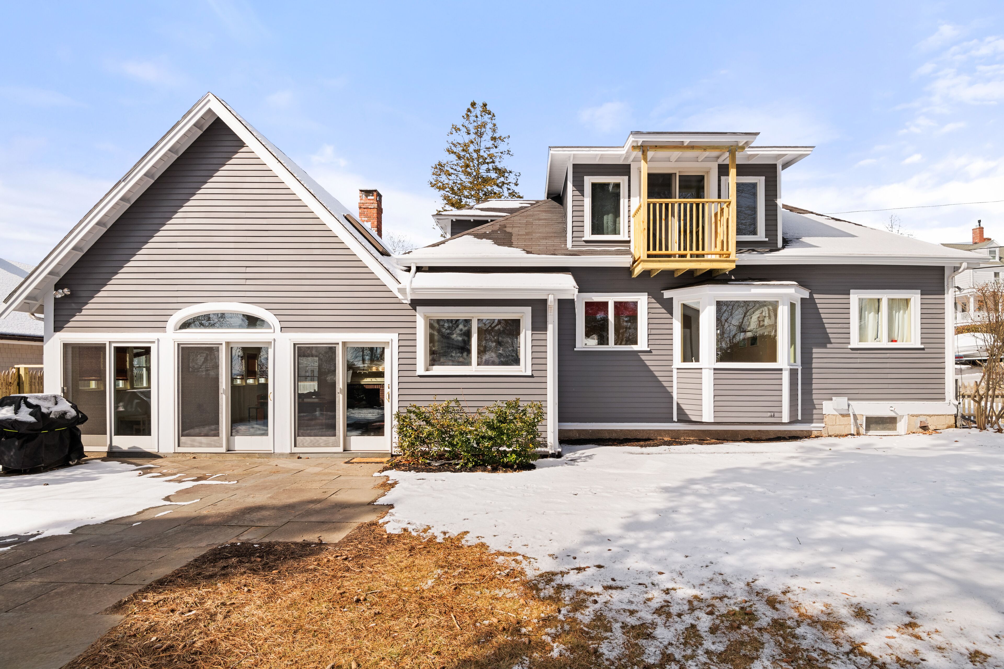 Winter home near the beach with fenced yard, patio & firepit