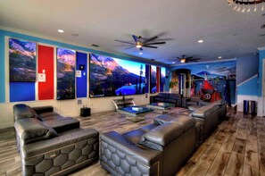 하우스, 앙스위트, 정원 전망 | 거실 공간 | LCD TV