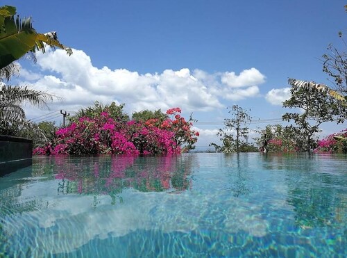 NEW Stunning 3 bed Luxury Balinese Villa with Panoramic Ocean Views and Pool