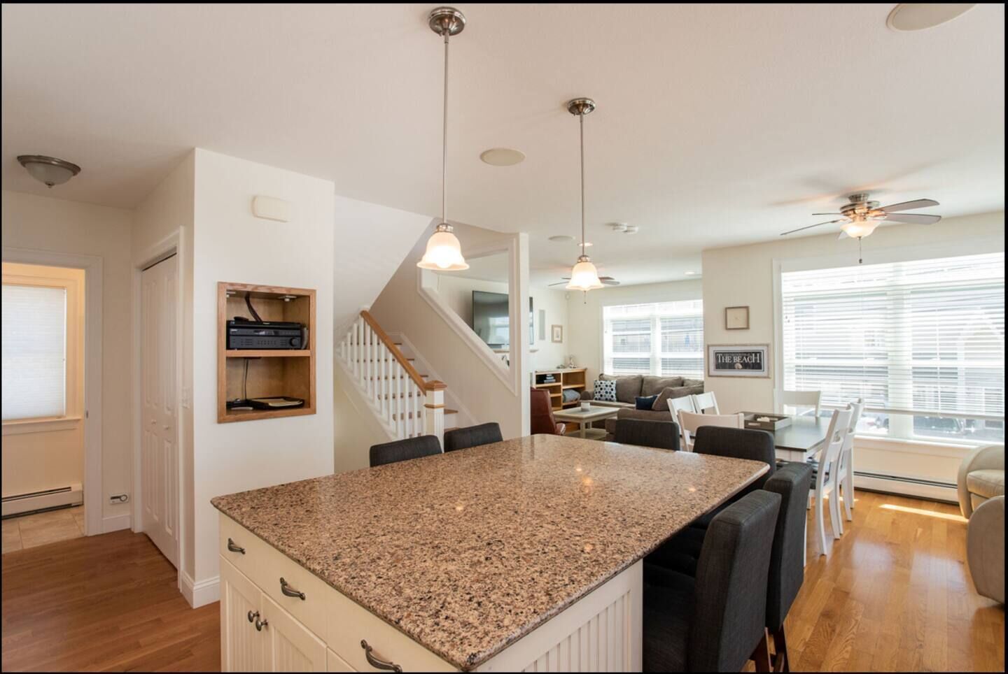 Fantastic Beach House! 4 bedroom across the Ocean.