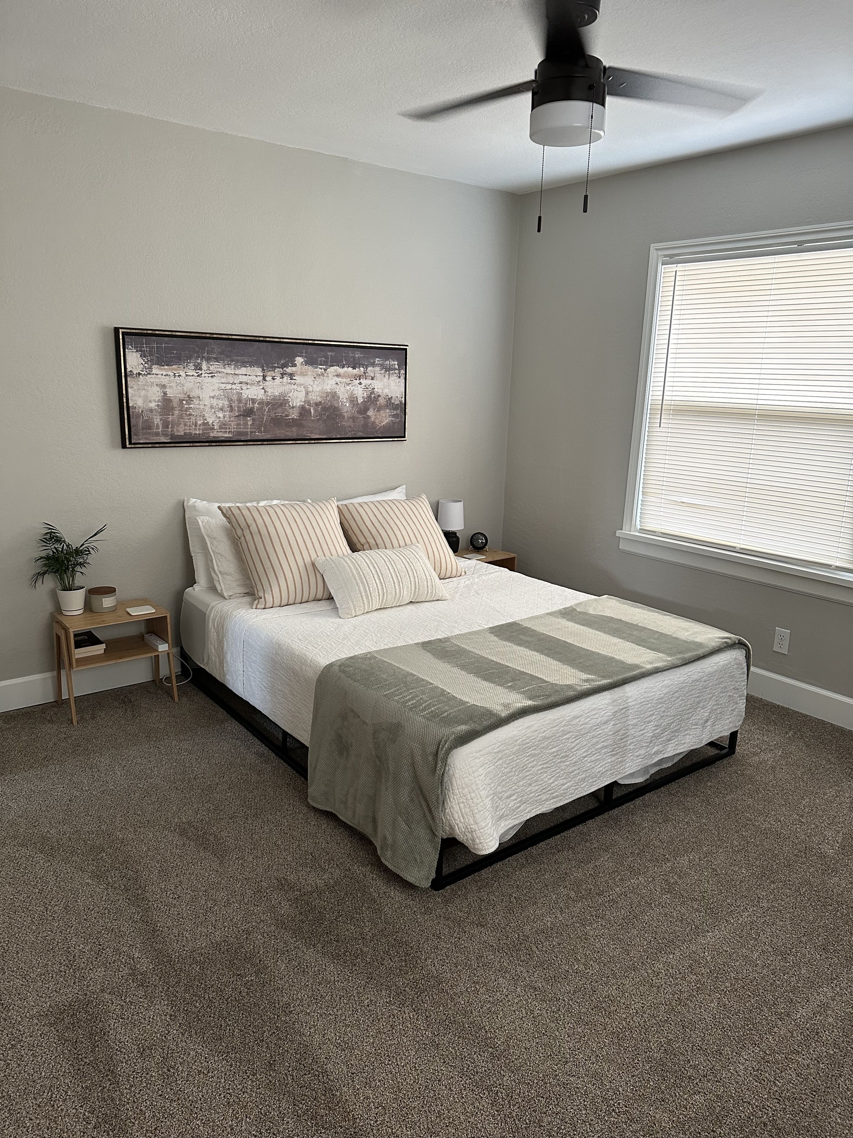 2 minutes from Downtown!