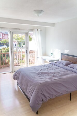 6 quartos, escrivaninha, Wi-Fi de cortesia, roupa de cama