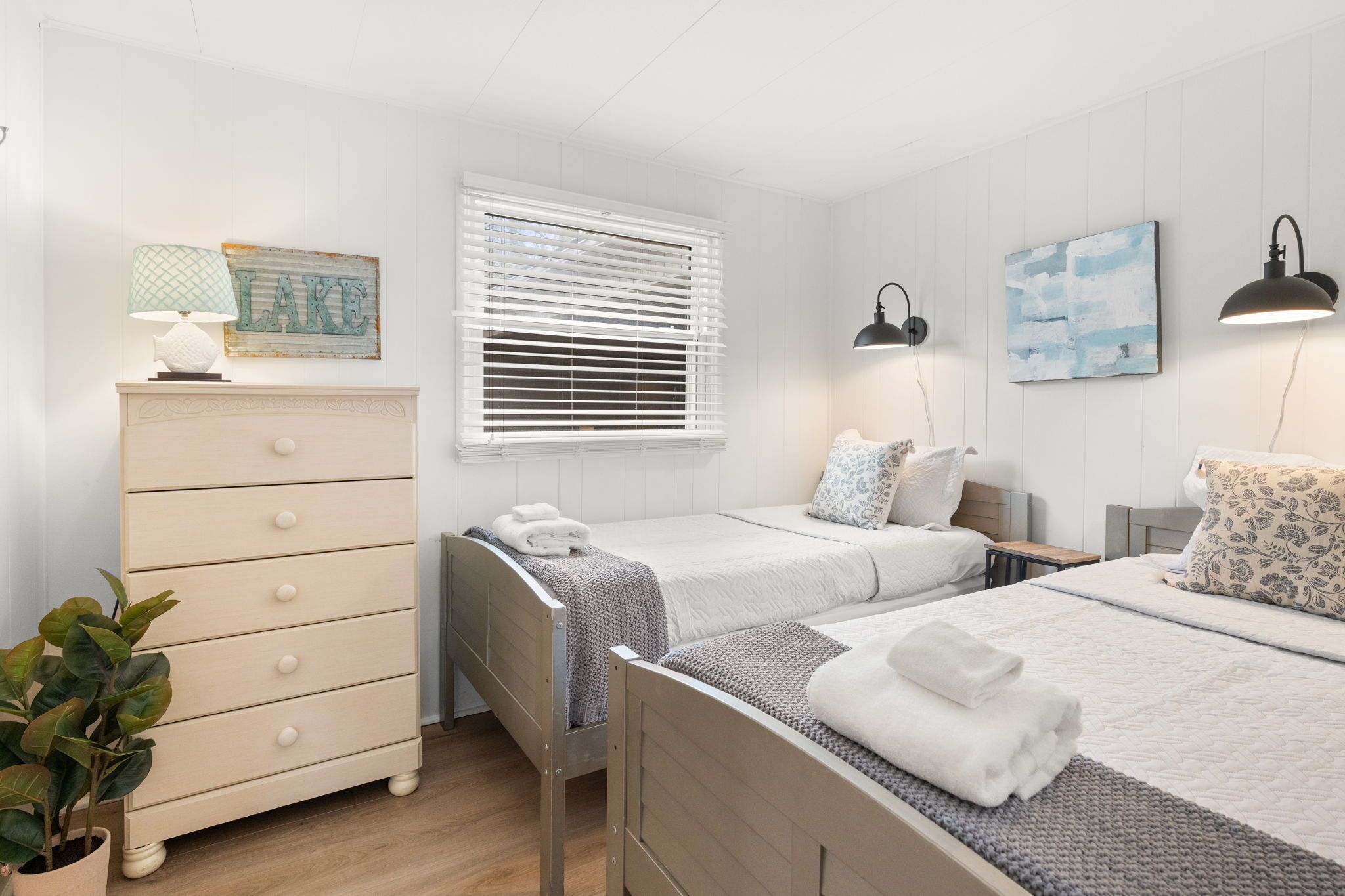 Cozy Lake Cottage in Nashville