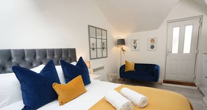 Cosy & Quiet - KING BED, Smart TV, Central Cambridge Apartment