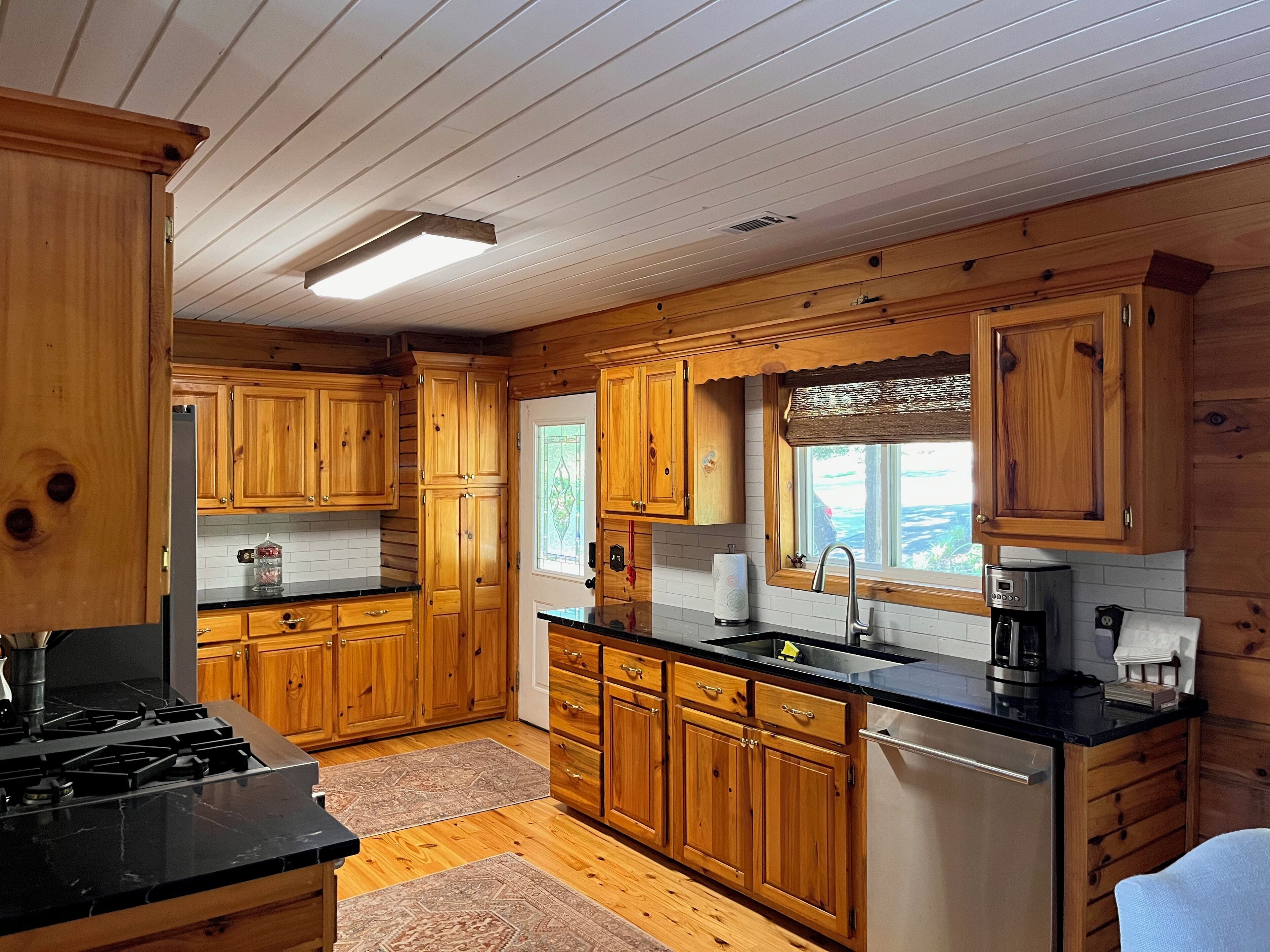 Cozy Log Cabin near Clemson with Big Water Views