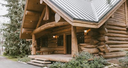 Cozy Log Cabin in Kingsburg
