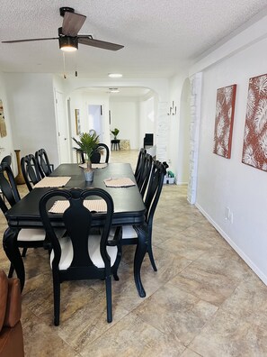 Dining - Charming Getaway Experience (Chandler)