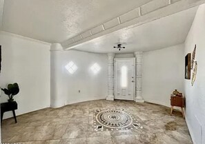 Interior - Charming Getaway Experience (Chandler)