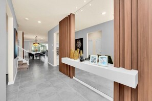 Interior entrance - Sweet Donnie by All Vacation Dreams (Davenport)