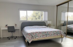 Room - ⛳ Quite and Convenient condominium in the 55+ community, 10 min to Laguna beach (Laguna Woods)