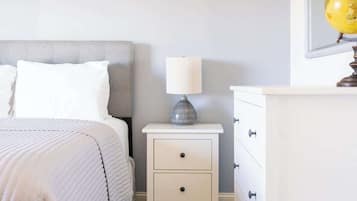 1 habitación, tabla de planchar con plancha, wifi y ropa de cama