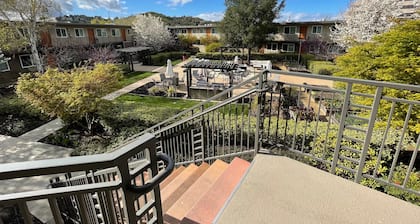 Work Here • Remodeled Kitchen • Fast WiFi • King Bed • Walk Downtown • Parking