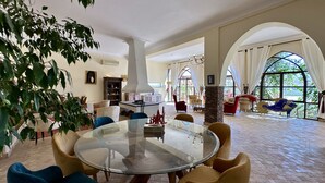 Interior entrance - Quelque part au barrage (Lalla Takarkoust)