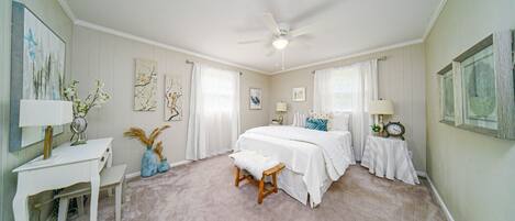 4 室のベッドルーム、アイロン / アイロン台、WiFi (無料)、ベッドシーツ