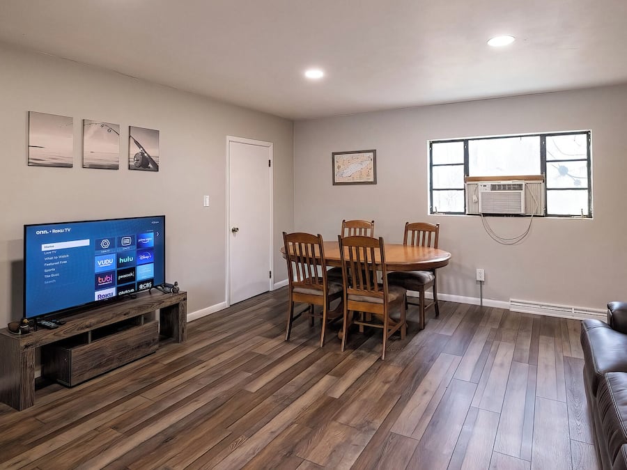 ألحفة محشوة بالريش وأسرّة بإسفنج يتكيف مع شكل الجسم وواي فاي مجانًا