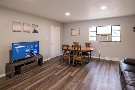 舒适套房 | 羽绒被、记忆海绵床垫、免费 WiFi、床单