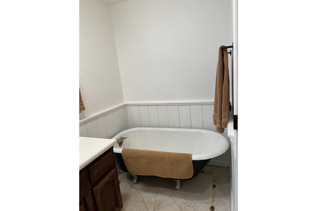 2 story tree level living, en route to Yosemite