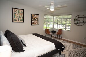 4 bedrooms, free WiFi, bed sheets, wheelchair access