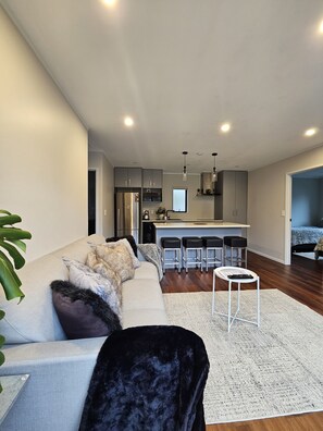 Smart TV, books - Humble Abode (Auckland)