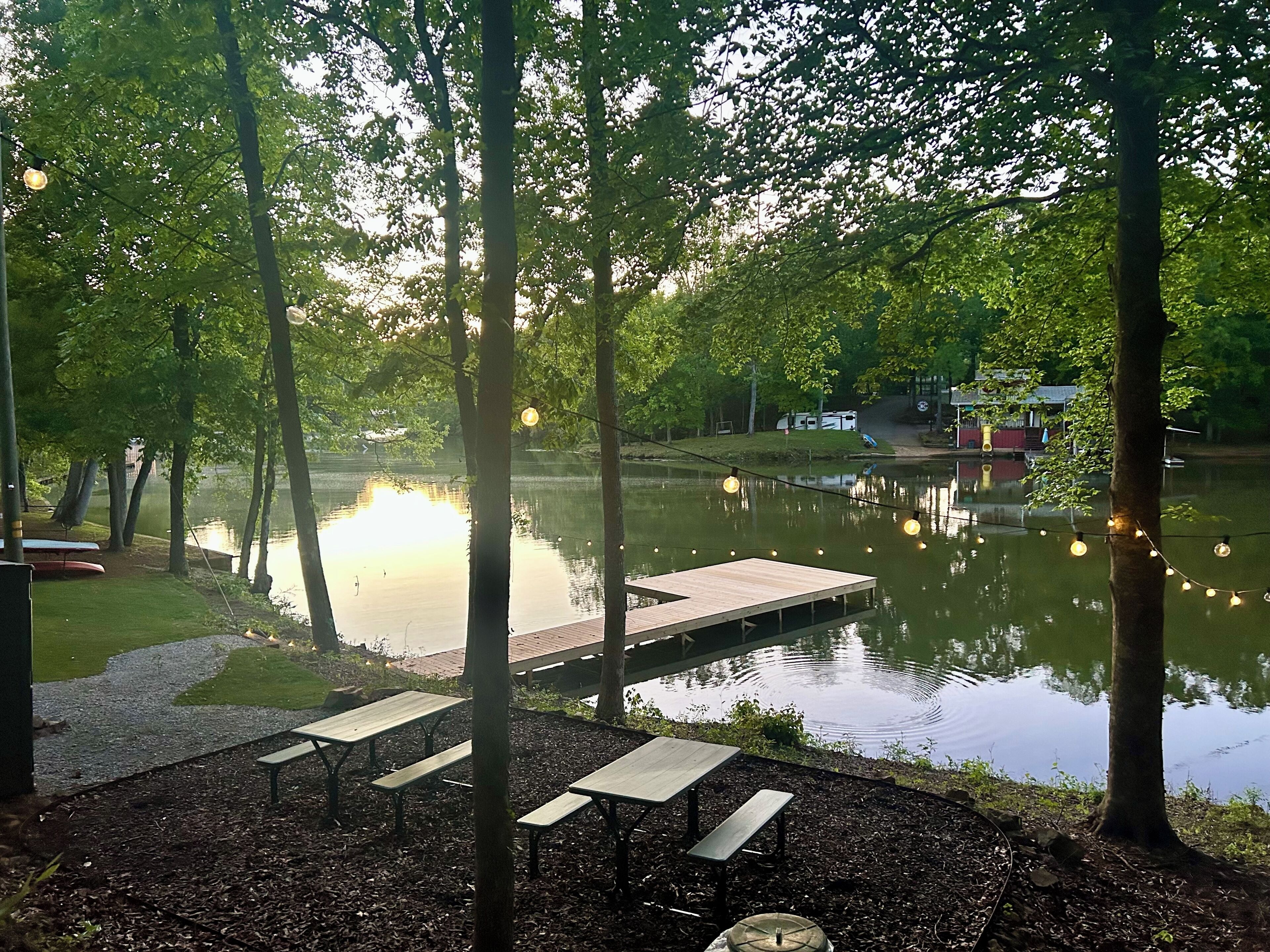 Lake cottage close to Auburn, AL and Columbus, GA and Pine Mountain, GA