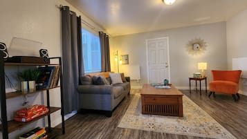 スマートテレビ、書庫、ステレオ