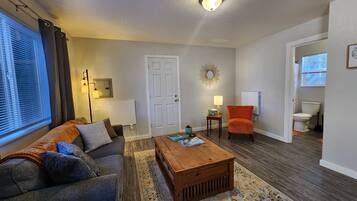 スマートテレビ、書庫、ステレオ