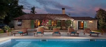 Lovely rural villa with a swimming pool in Bale