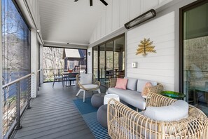 Property grounds - Luxury Waterfront Getaway (Cullowhee)