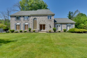 Exterior - Spacious Buffalo Brick Home w/ Backyard! (Buffalo)
