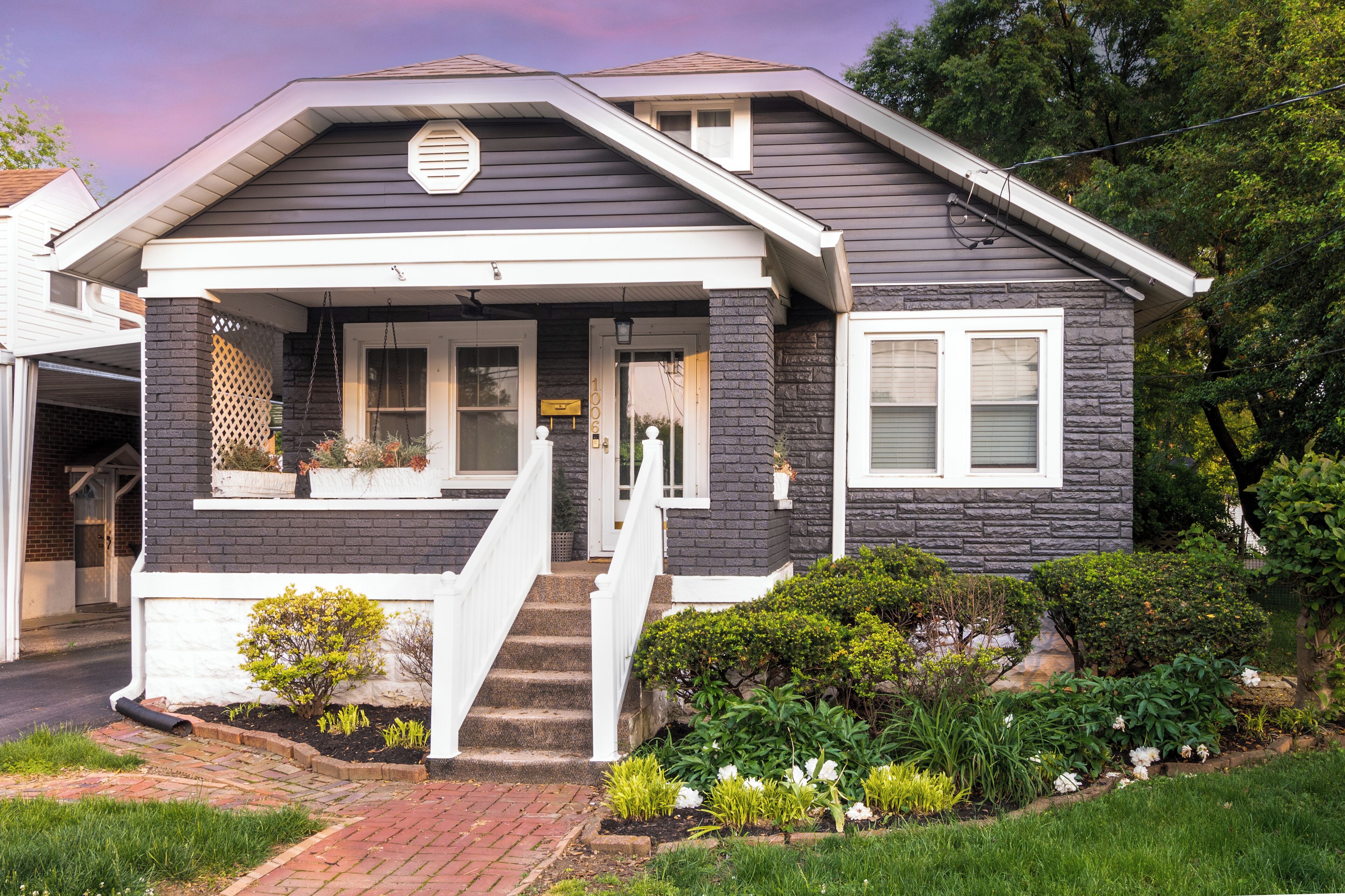 Comfy~Dogs OK!~Private Backyard~Peaceful!