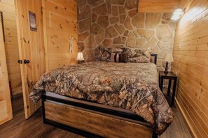 4 bedrooms, free WiFi, bed sheets - Rustic Charm - Firepit, Pickle Ball, Game Room (Sevierville)