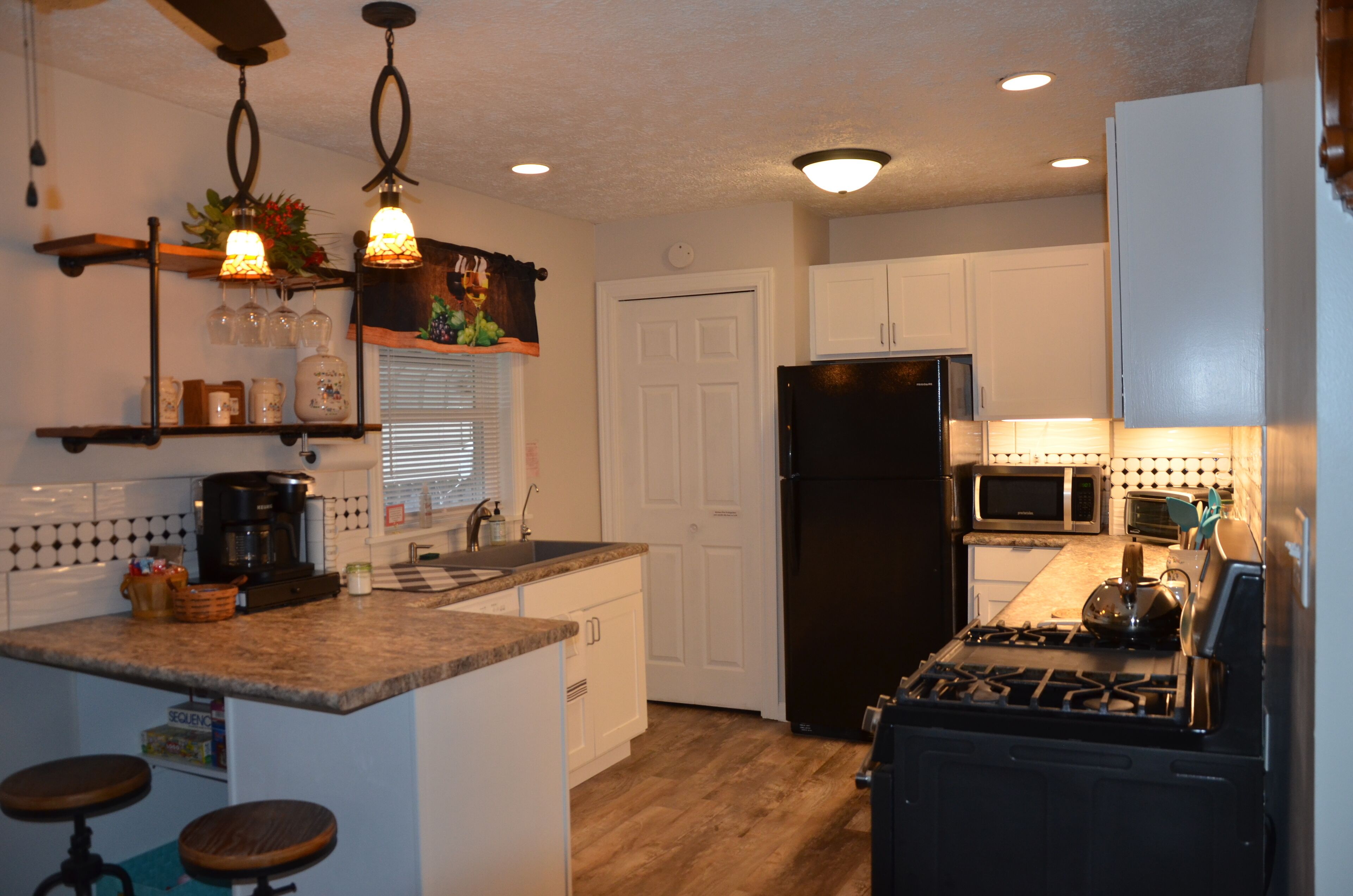Comfort and convenience! Close to Notre Dame, Studebaker