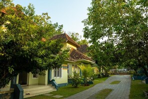 Exterior - Vajra Ayurveda and Yoga Retreat (Aluva)