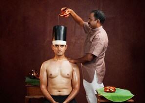 Couples treatment room(s), body treatments, body wraps, body scrubs - Vajra Ayurveda and Yoga Retreat (Aluva)