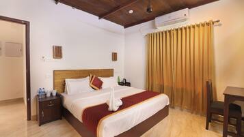 Premium bedding, free WiFi