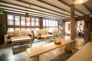 Interior - Lijiang Ivy Garden Resort Hotel (Lijiang)