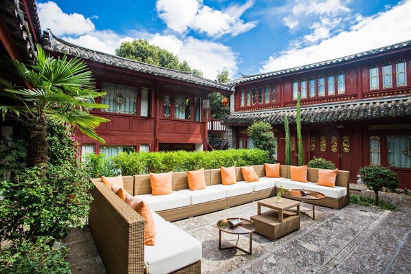 Property grounds - Lijiang Ivy Garden Resort Hotel (Lijiang)