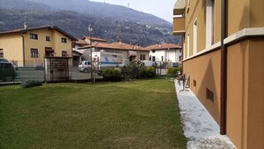 Property grounds - Apartment few steps from the lake - Larihome A16 (Dongo)